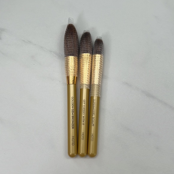 MOTD Gold Goddess Face Makeup Brush Set - Picture 2 of 3